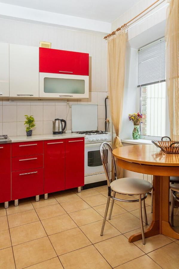 по улице большая васильковская, 114 Apartment